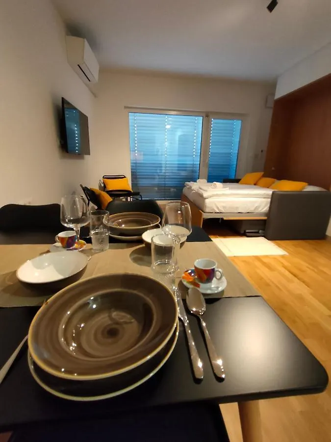 Apartments & Burgers Rezidenca Pipanova 4*, Ljubljana