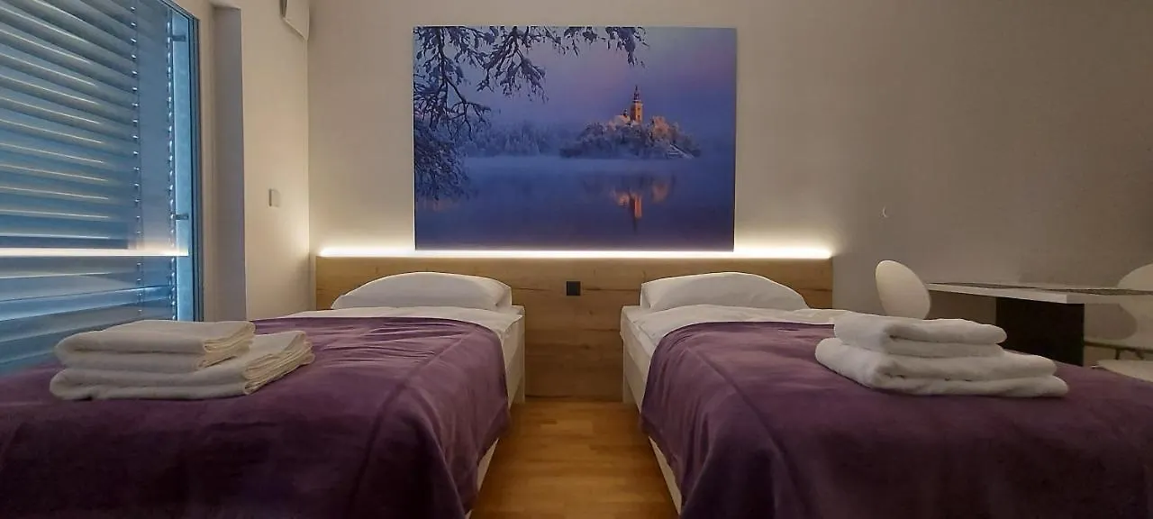 Ξενοδοχείο με διαμερίσματα Bed & Breakfast Rezidenca Pipanova Λιουμπλιάνα