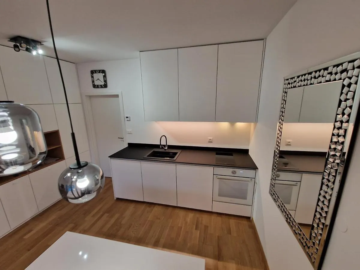 Bed & Breakfast Rezidenca Pipanova Λιουμπλιάνα Ξενοδοχείο με διαμερίσματα