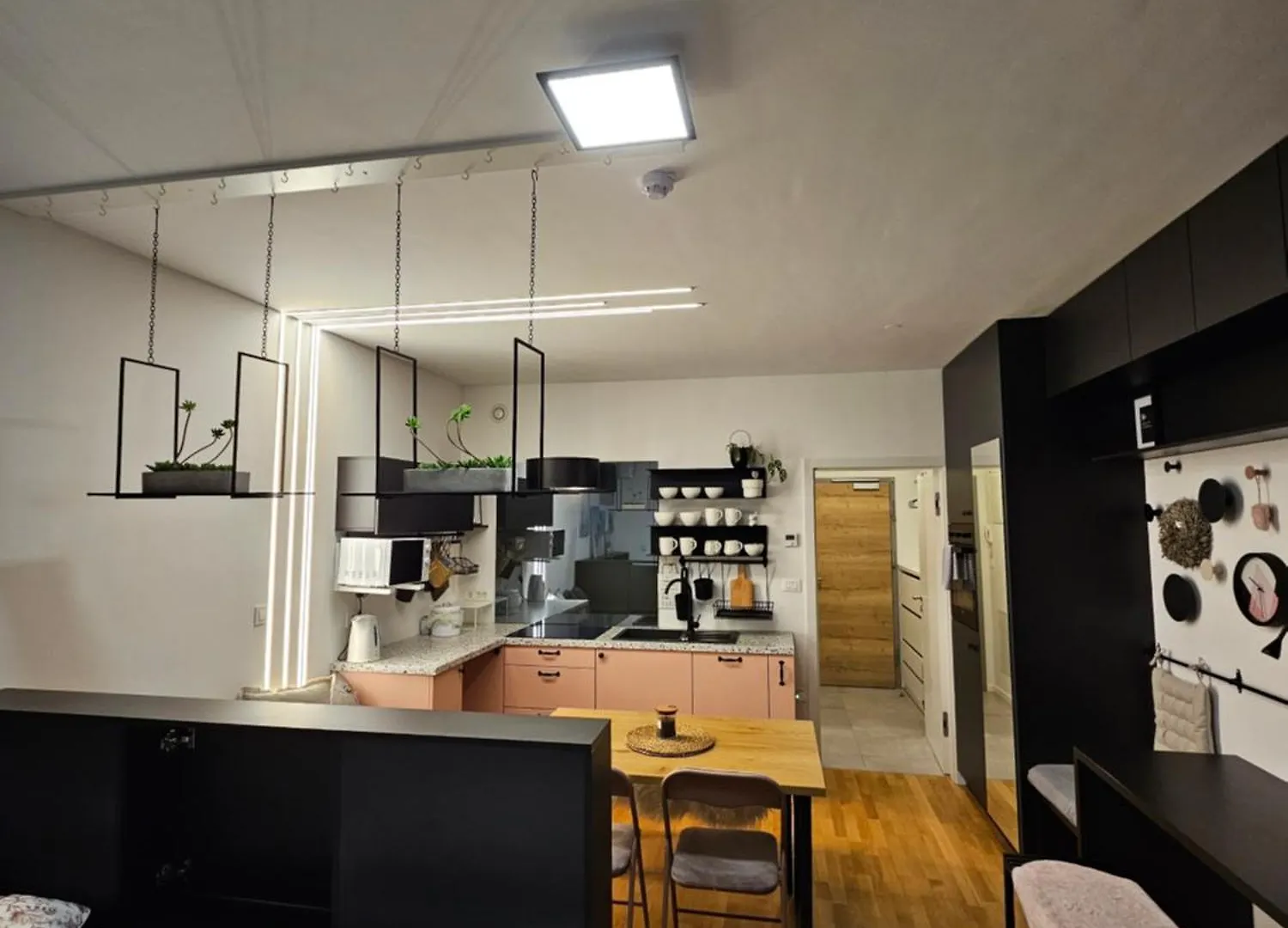 Bed & Breakfast Rezidenca Pipanova Λιουμπλιάνα Ξενοδοχείο με διαμερίσματα